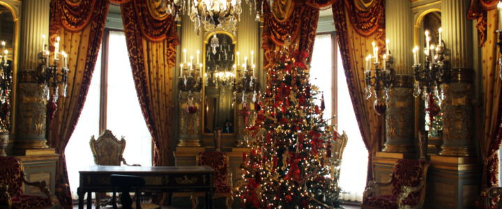 Luxury Lifestyle: The Newport Mansions Decorated for Christmas