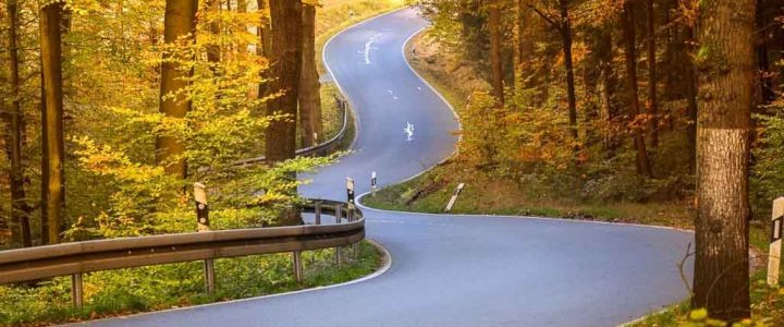 The Advantages and Disadvantages of Travelling by Car