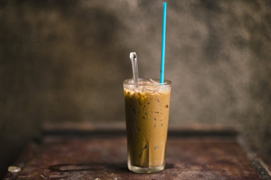 https://enjoytravellife.com/wp-content/uploads/2021/04/iced-coffee-Breadbelly-1024x681.jpg