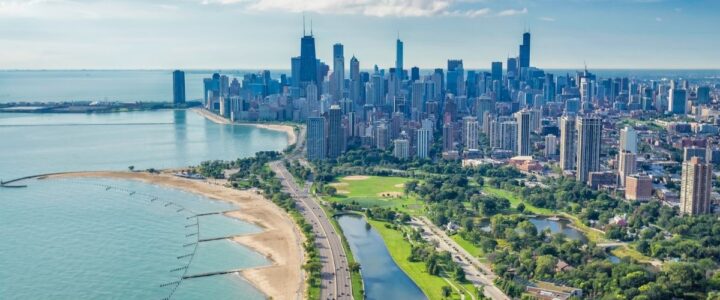 Planning A Trip to Chicago in Summer: 8 Must-See Attractions & Travel Tips