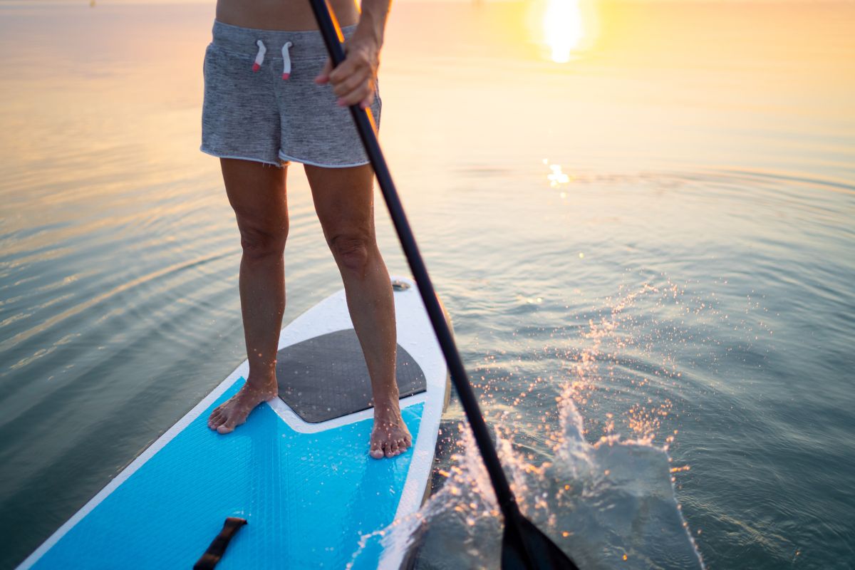 5 Benefits of Paddleboarding as a Great Summer Activity