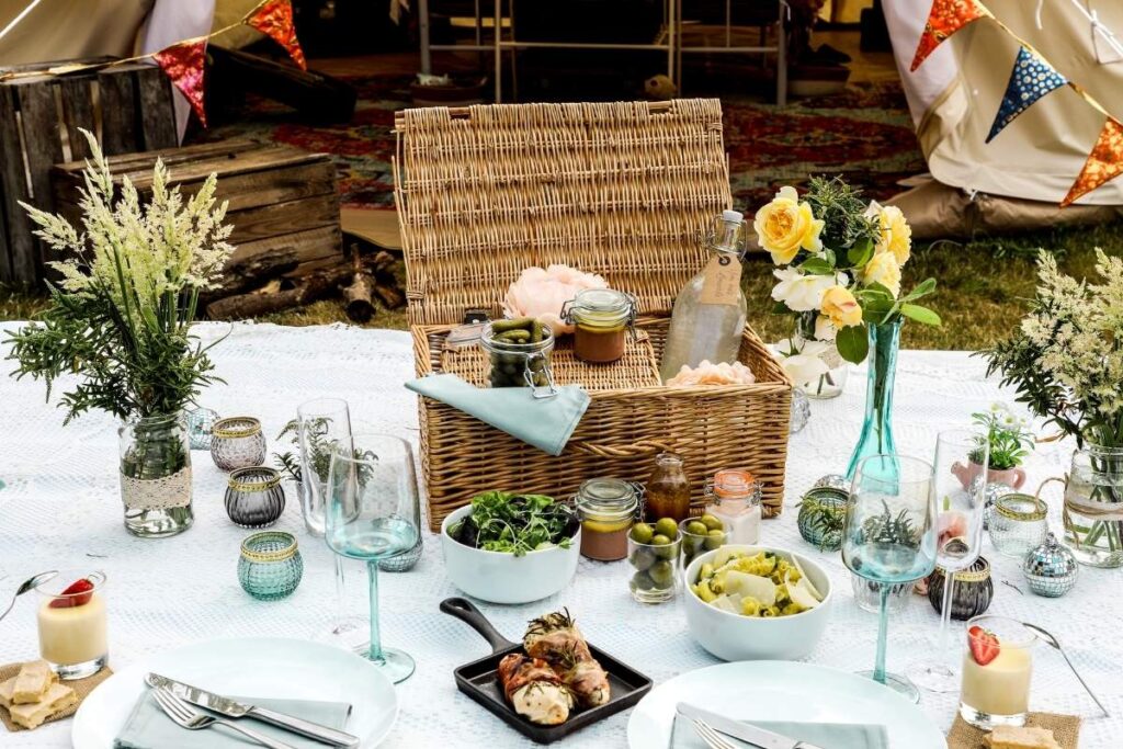 elegant picnic ideas | Enjoy Travel Life